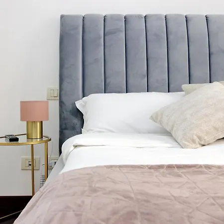 Apartment Domus Lou Elegante In Trastevere Rome