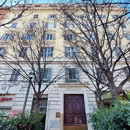 Domus Lou Elegante In Trastevere Apartment